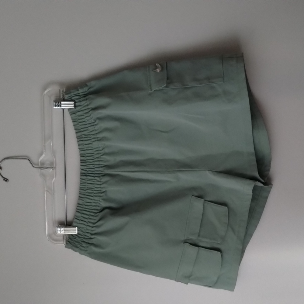 Women's Nike shorts size Large sage green never worn in excellent condition